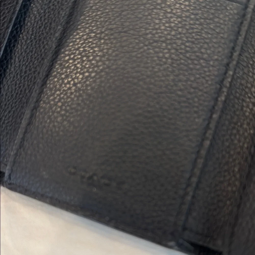 Coach Black Pebble Leather Trifold Key & Card Holder - Picture 2 of 5